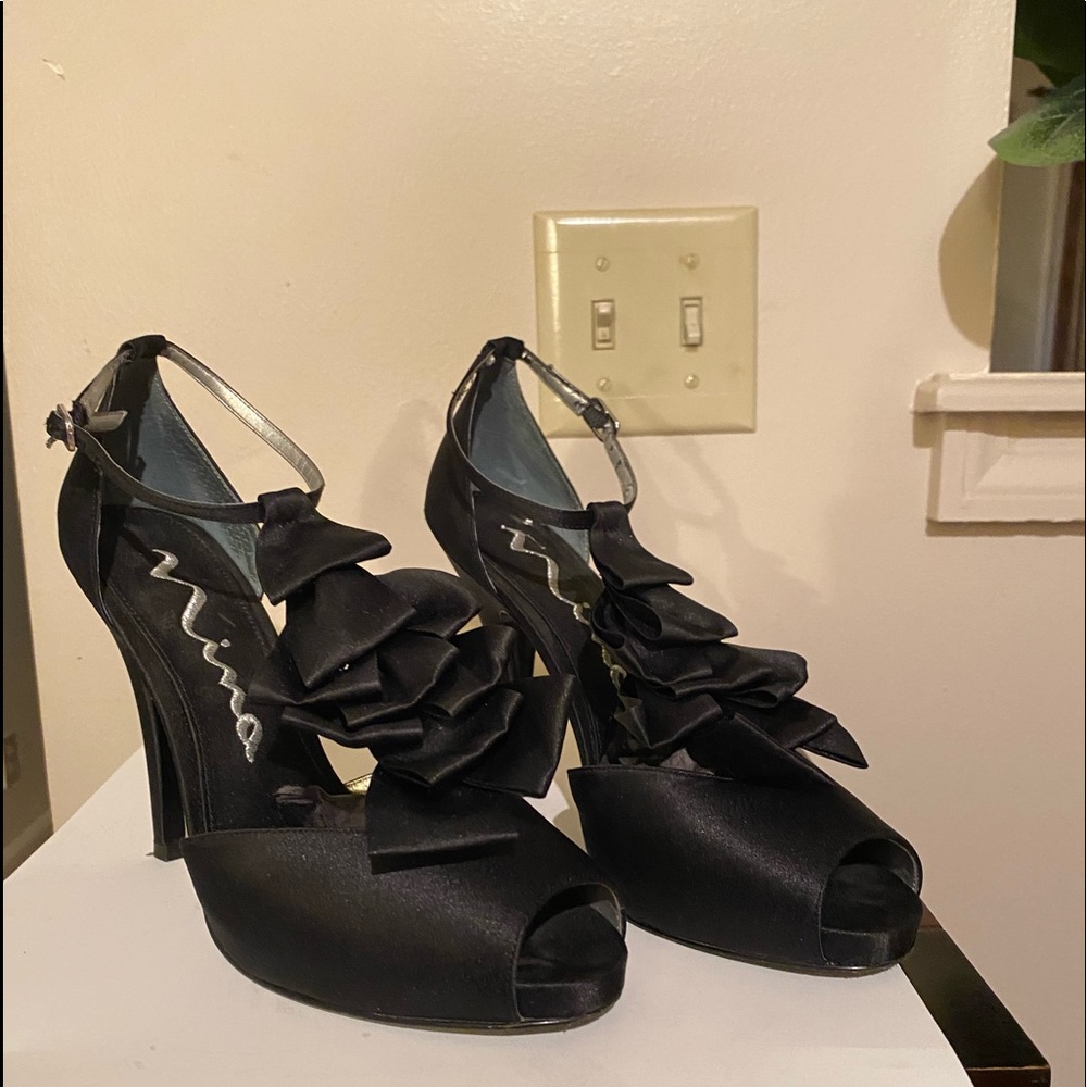 Nina black satin heels size 8.5